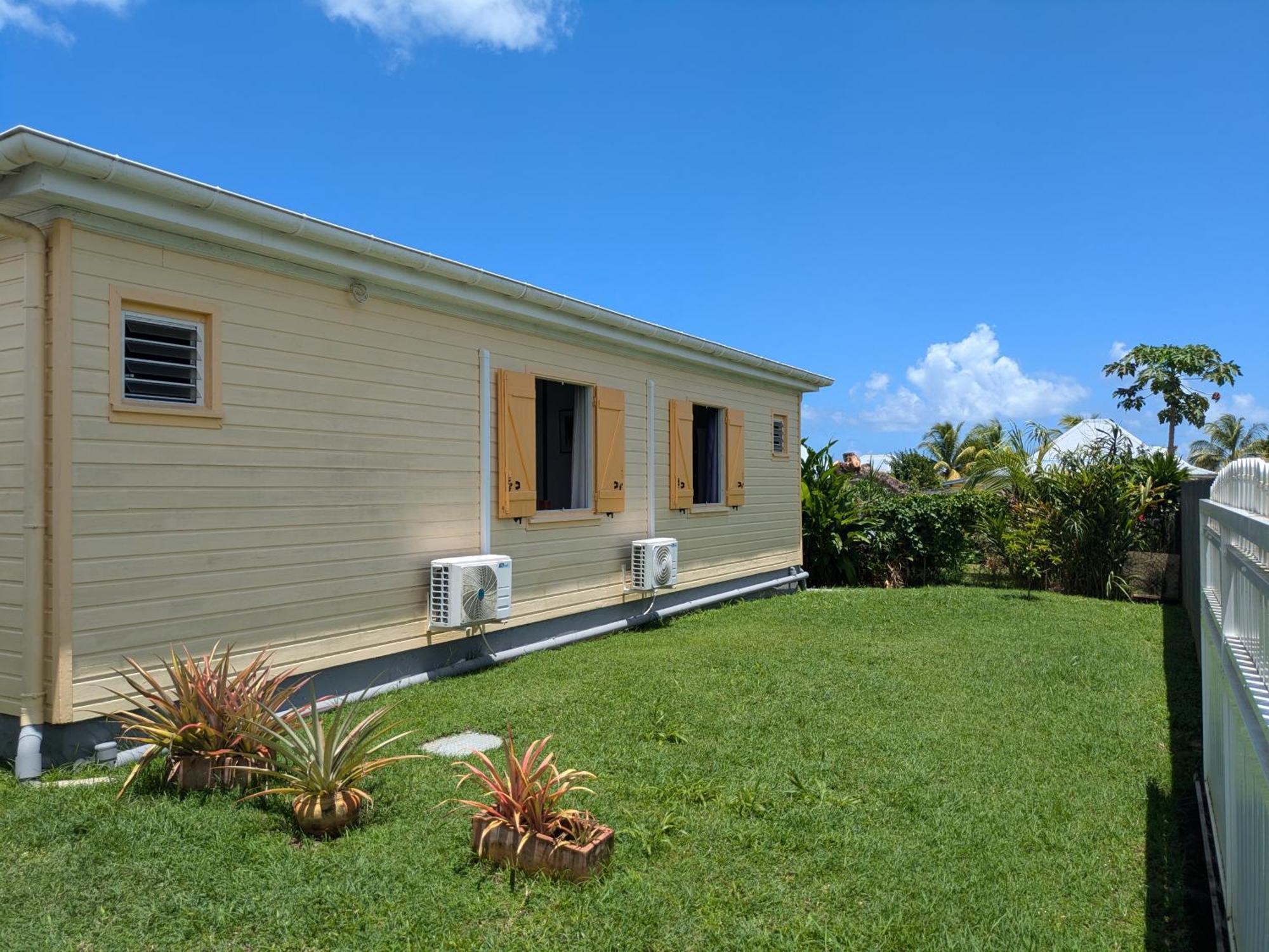 Lamentin Charmante Villa Creole Climatisee, Jardin Tropical Et Piscine Prives מראה חיצוני תמונה